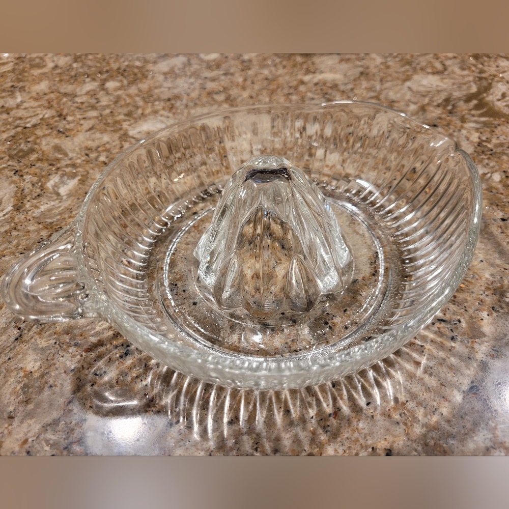 Vintage Anchor Hocking MCM Midcentury Clear Large Juicer